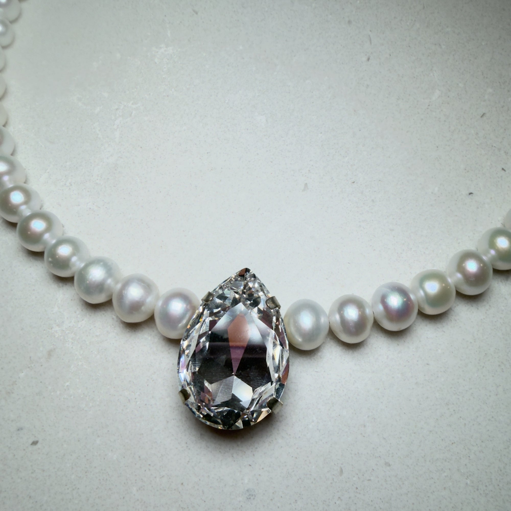 She's Rich, Honey Necklace