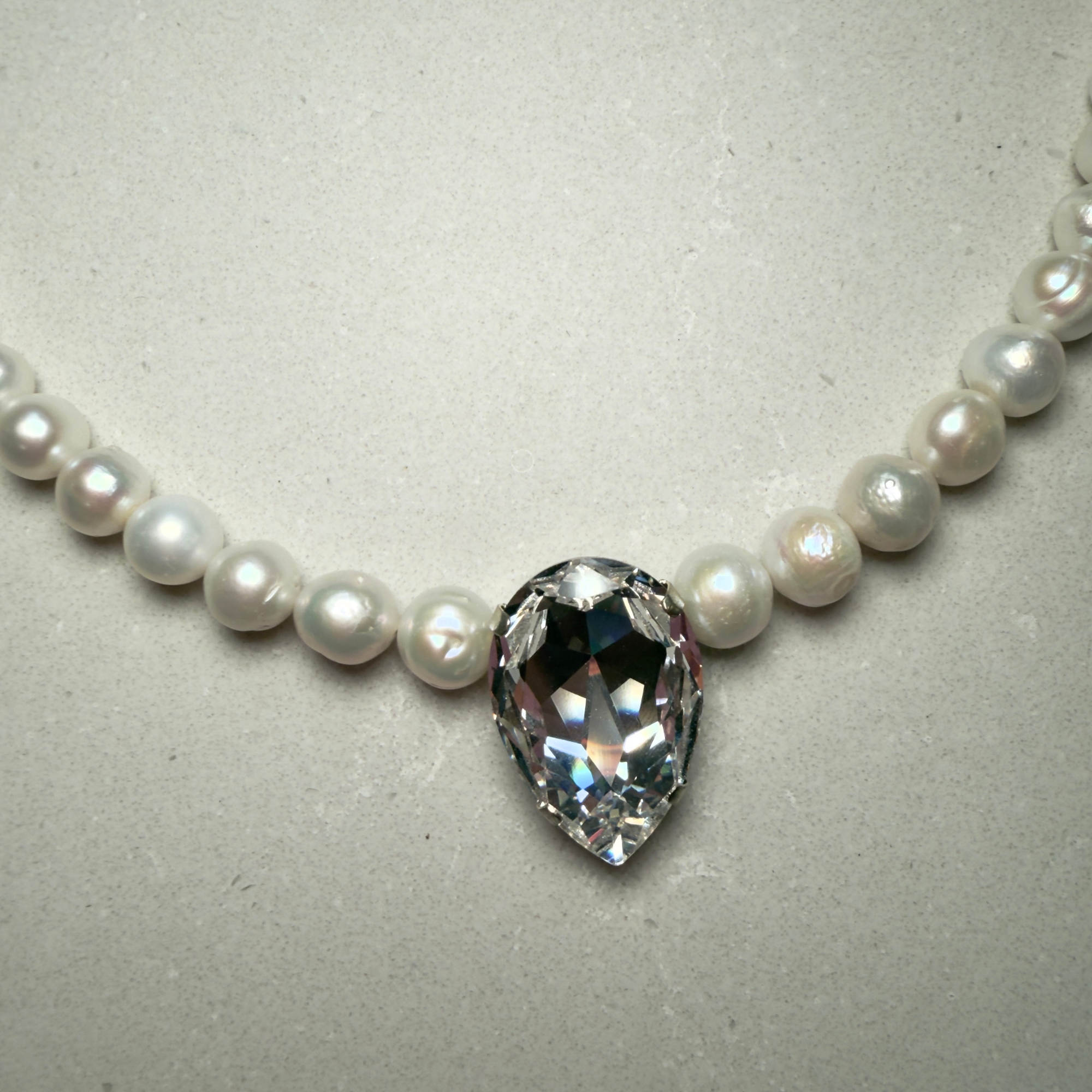 She's Rich, Honey Necklace